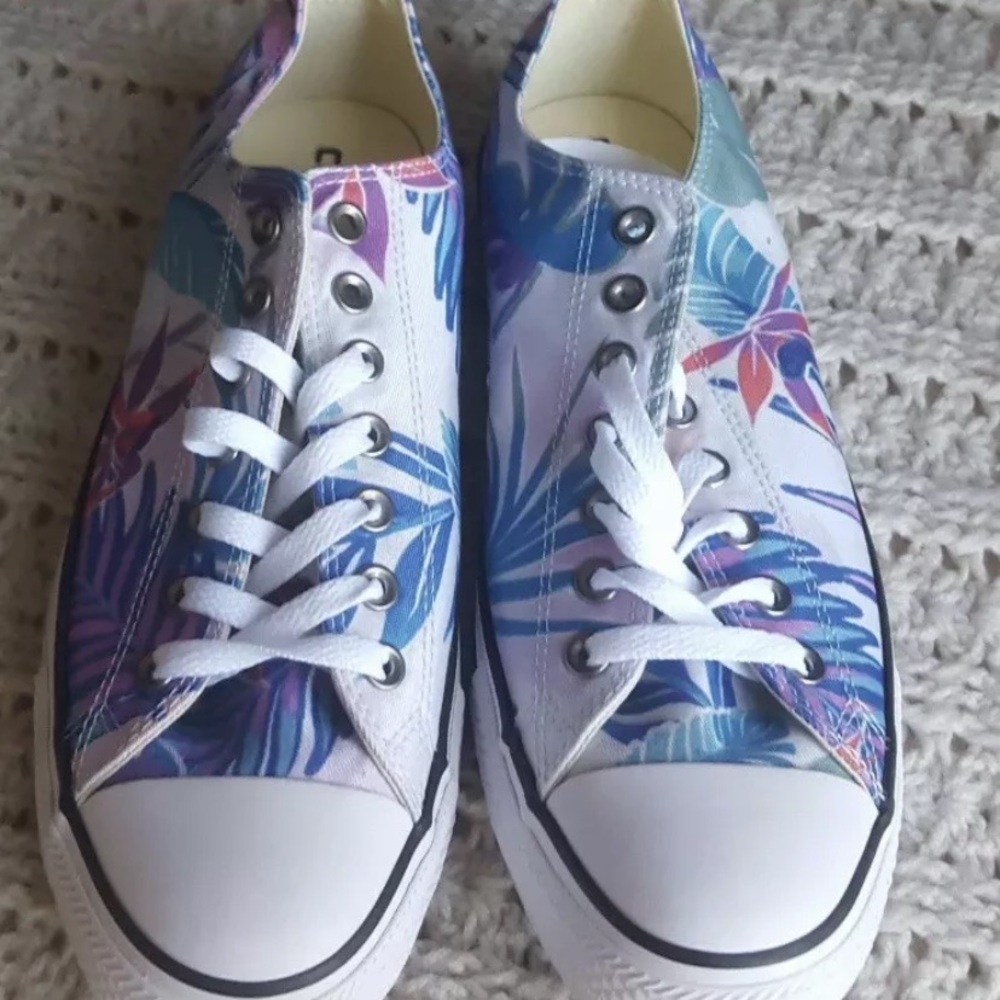 Chuck Taylor Converse Fresh Cyan/Magenta Sz11.5